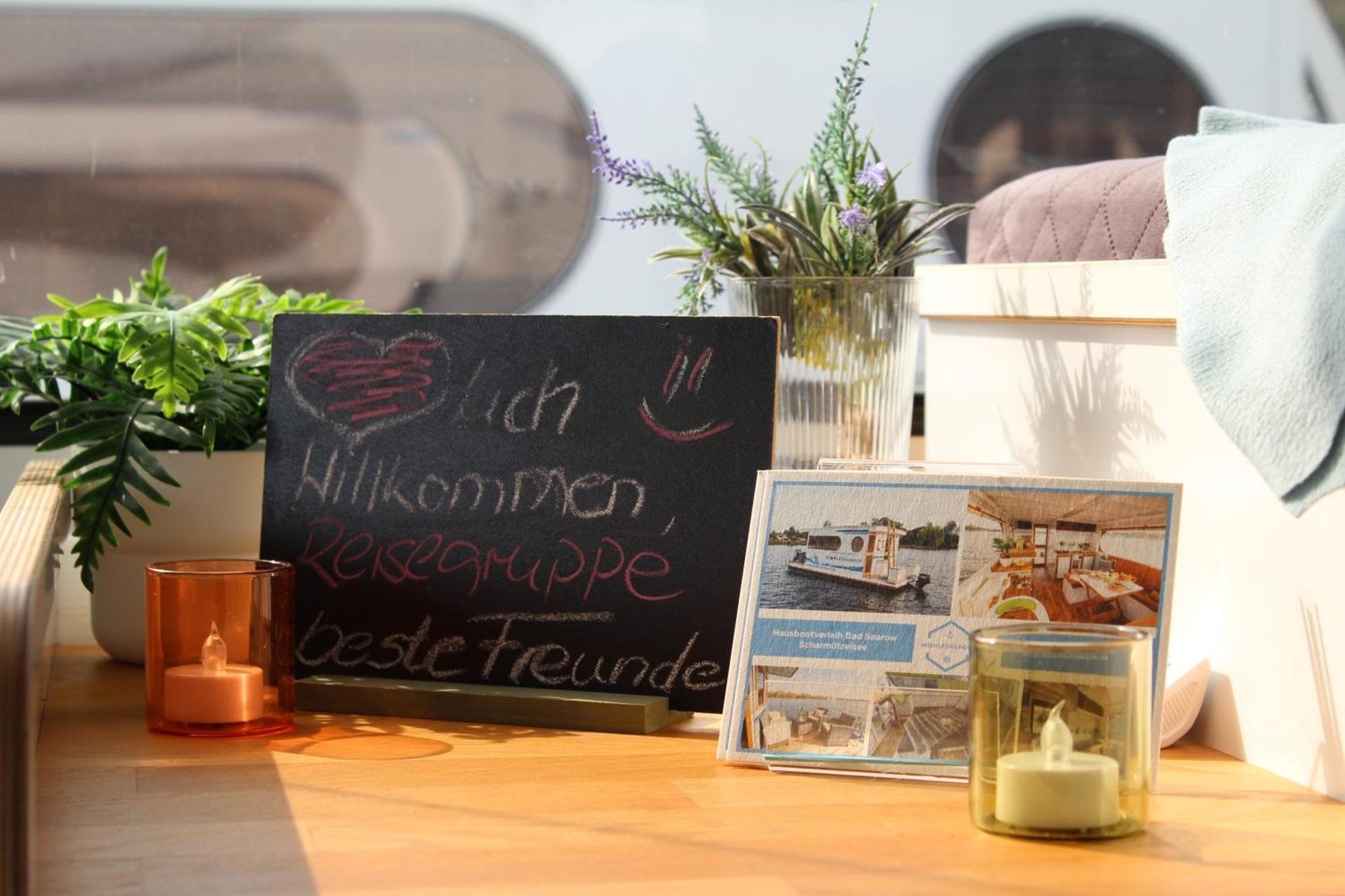 Hotel Wohlfuehlboot Hausboot - Festlieger Im Hafen Bad Saarow - Wc An Bord, Dusche An Land Zewnętrze zdjęcie